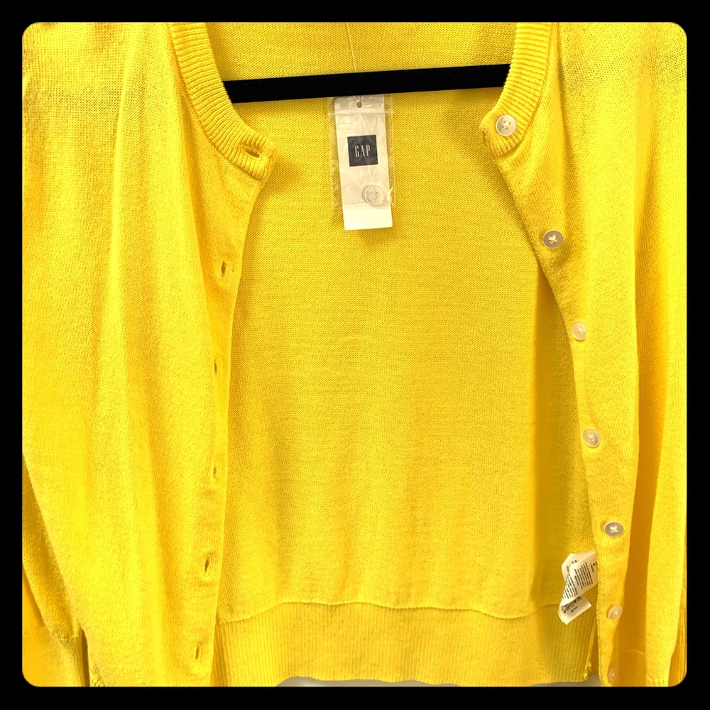 Bright yellow cardigen